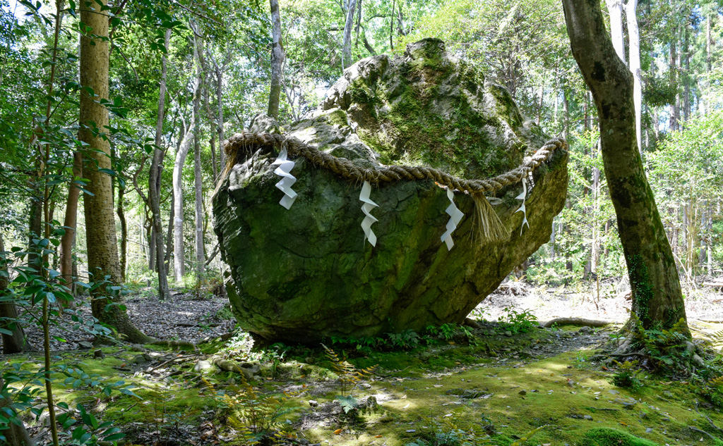 出雲大神宮の磐座